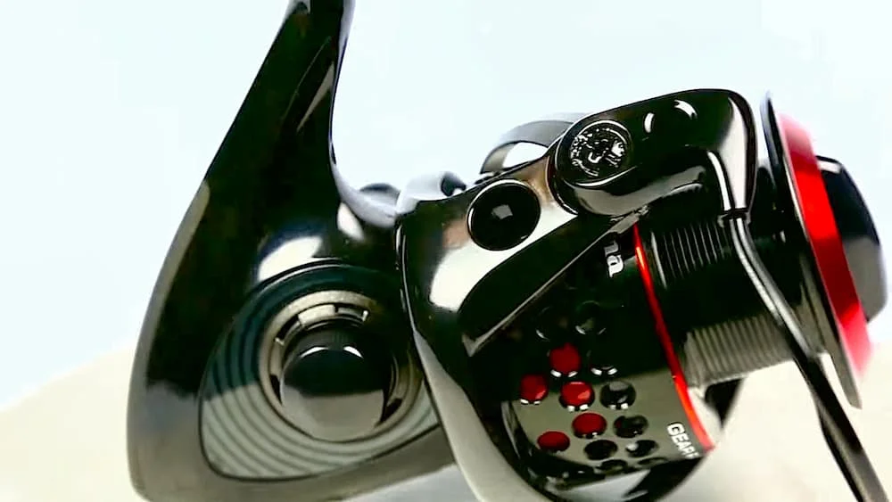Close up of the Okuma Ceymar reel