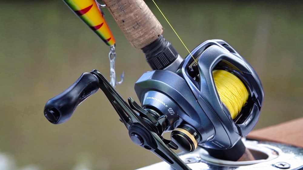 Shimano Curado 70 Baitcasting Reels Compact Profile Bass Fishing Casting Reel 