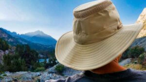 Man wearing the Tilley T4MO-1 hat overlooking the mountains