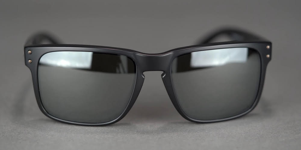 https://www.bassnedge.com/wp-content/uploads/2022/10/Stock-Photo-Oakley-Holbrook-Sunglasses-Front.jpg