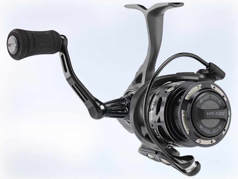 Stock image of Penn's Clash 2 Spinning Reel.